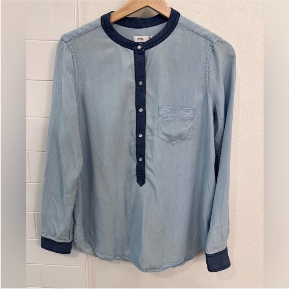 VINCE Colorblock, 2 Tone Chambray 1/4 Button Popover with Pearl Snaps